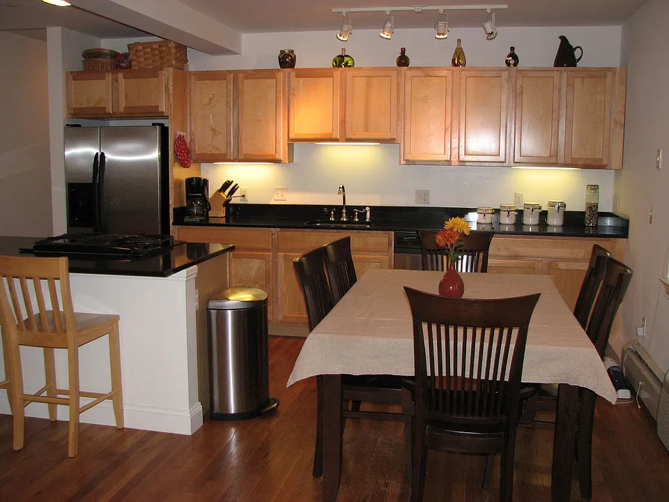 Dining & Kitchen