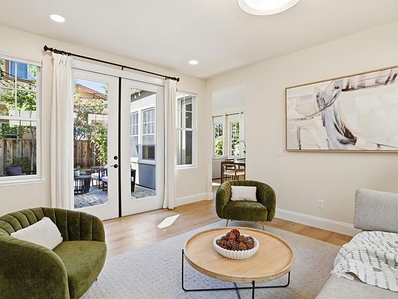 5th image of 948 Rincon St