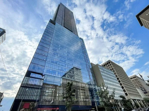 488 University Ave, Toronto, ON