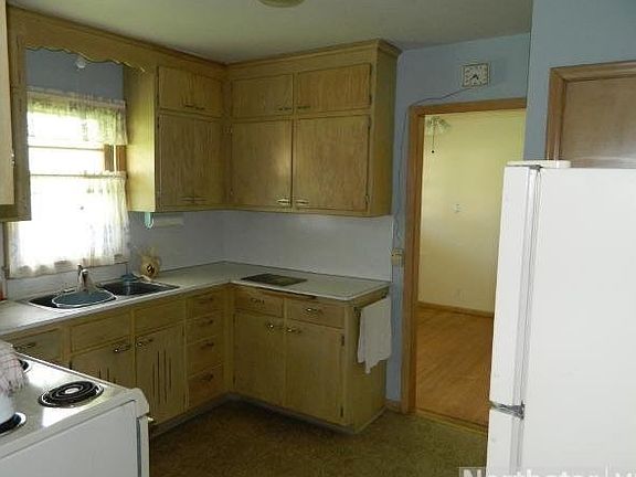 4th image of 6901 Oakland Avenue
