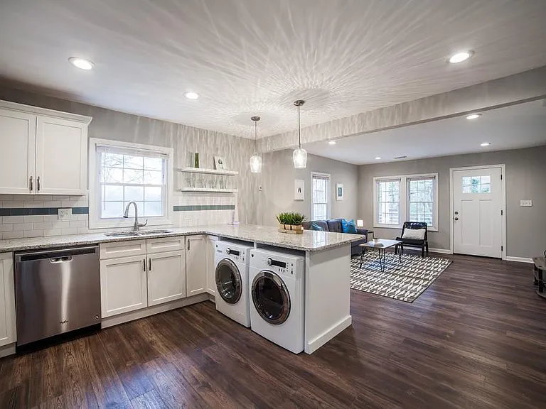 132 Stafford St NW — Photo 7