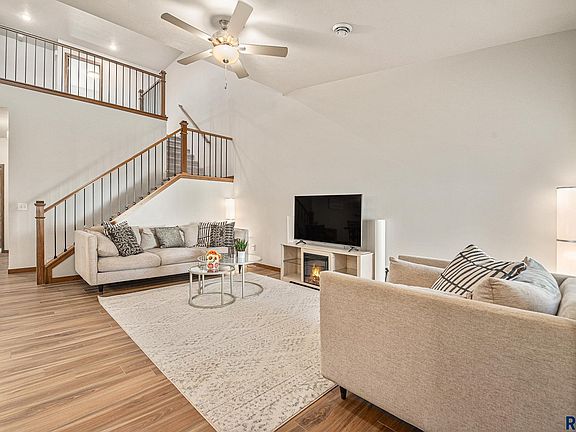 4th image of 2305 E Copalis Pl