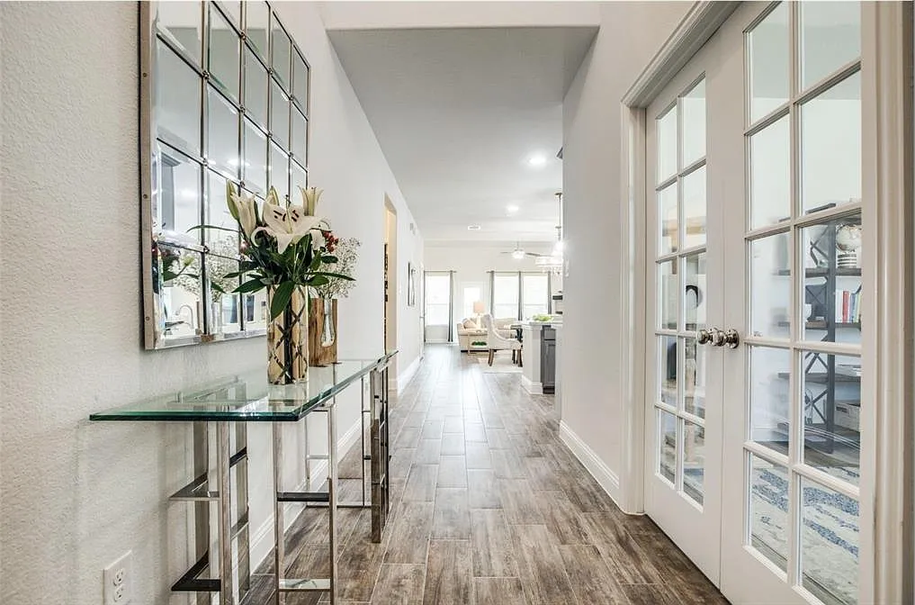 4 bed, 3.5 bath, 2811 sqft, $3,200 — Photo 2