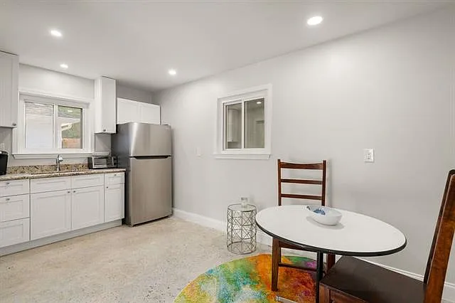 1012 W 11th Ave — Photo 31