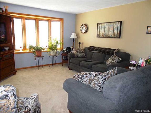 4th image of 1482 Buffalo St