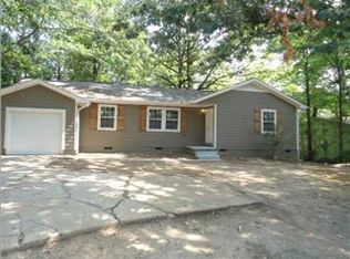 928 Raymond Rd, Jackson, MS 39204