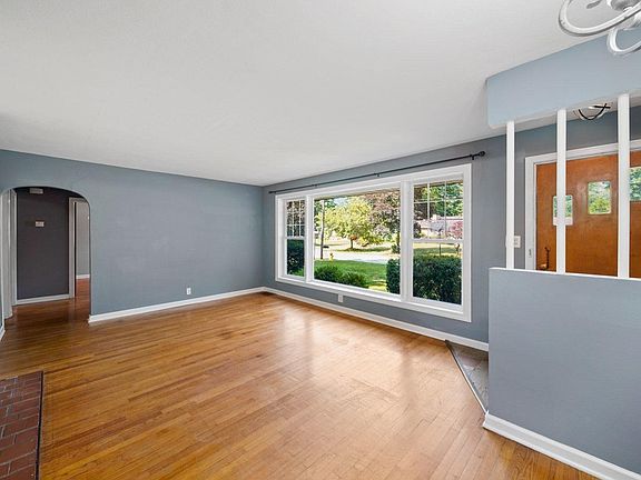 5th image of 1204 Kenmore Ave
