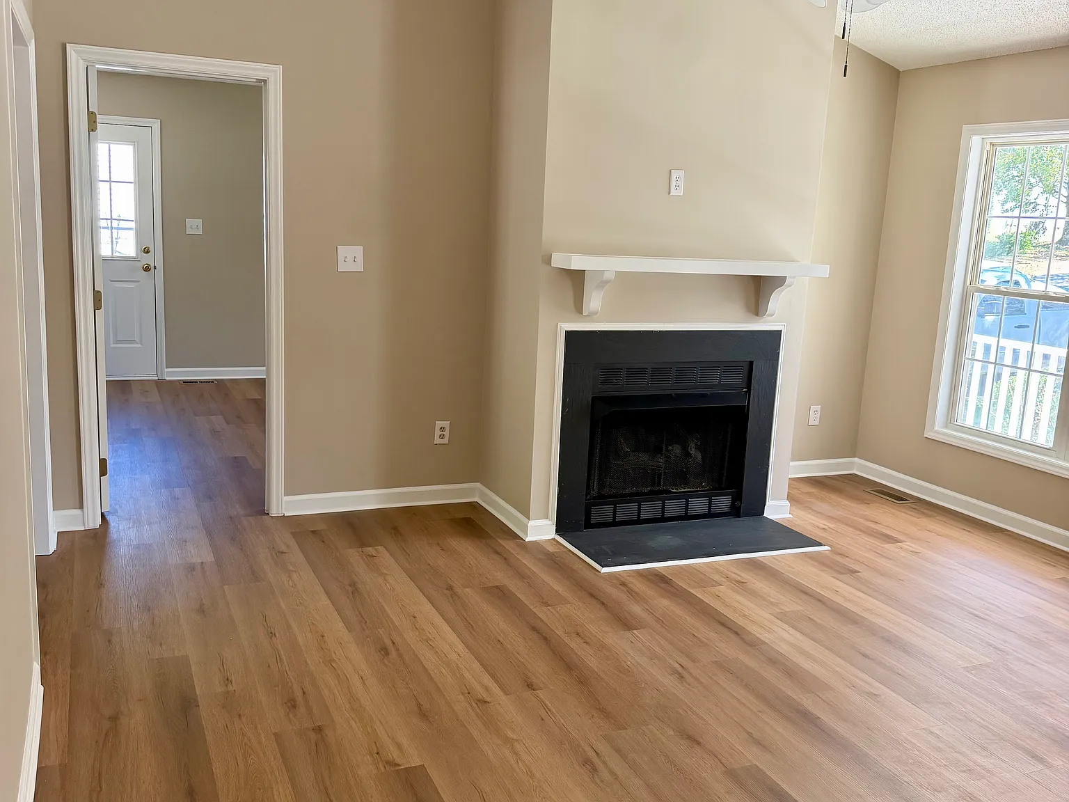 3 bed, 1142 sqft, $1,750 — Photo 4