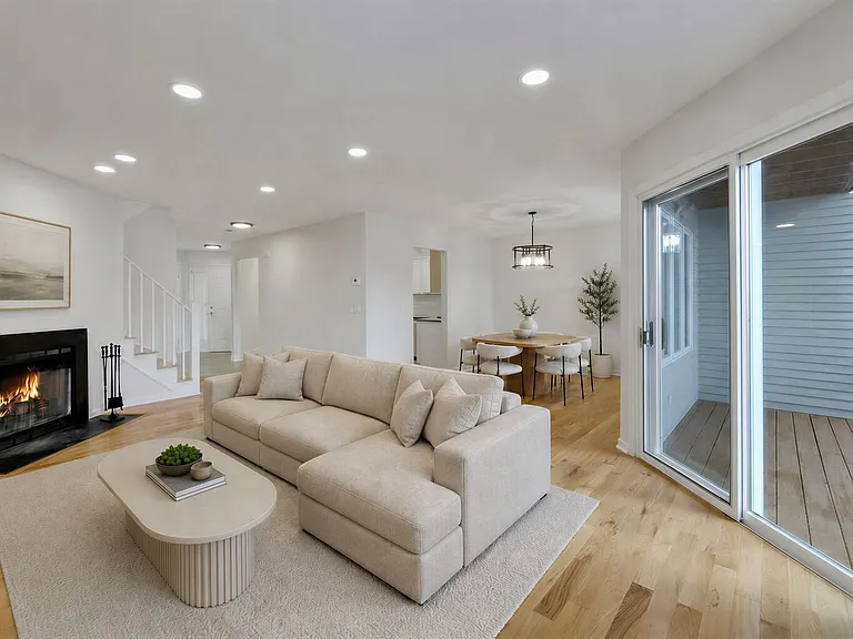 35 Reagan Way — Photo 19