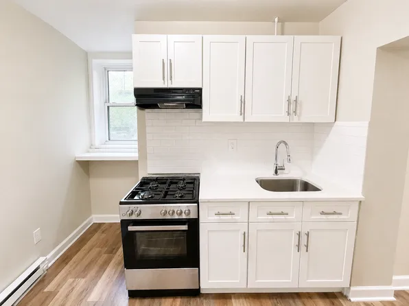 214-218 W Market St, Newark, NJ