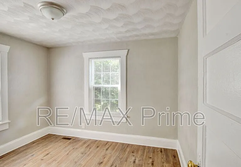 1135 Jackson Ave #1 — Photo 7