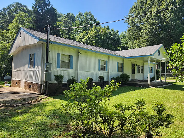 104 Royalty Ct — Photo 3
