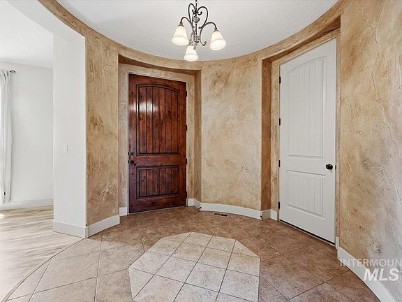 5th image of 3062 E Tusa St