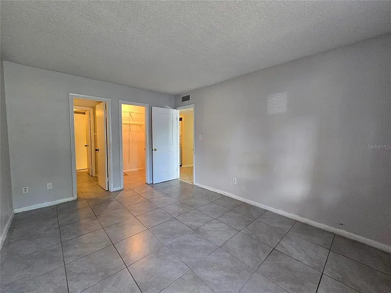 561 Fairways Cir #A — Photo 10