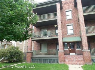 409 S 1st St APT 1, Rockford, IL 61104