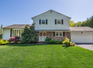 34 Douglas Dr, Towaco, NJ 07082