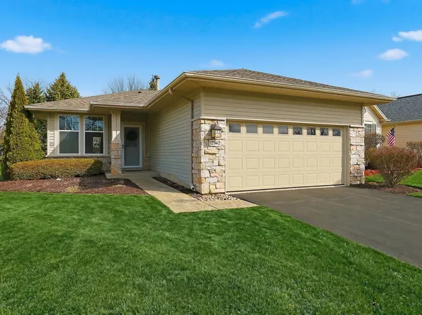 12942 Wisconsin Cir, Huntley, IL 60142