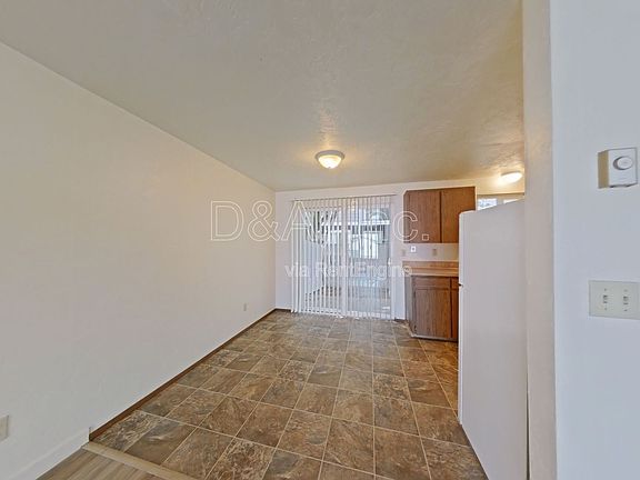 5th image of 2567 SW Pickford St APT C