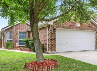 2717 Lynx Ln, Fort Worth, TX 76244