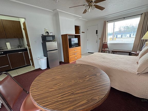 3rd image of 2 Crestline Dr #218