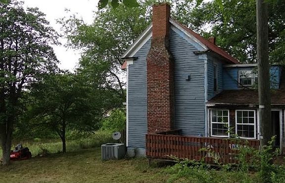 4th image of 10736 Floyd Pike