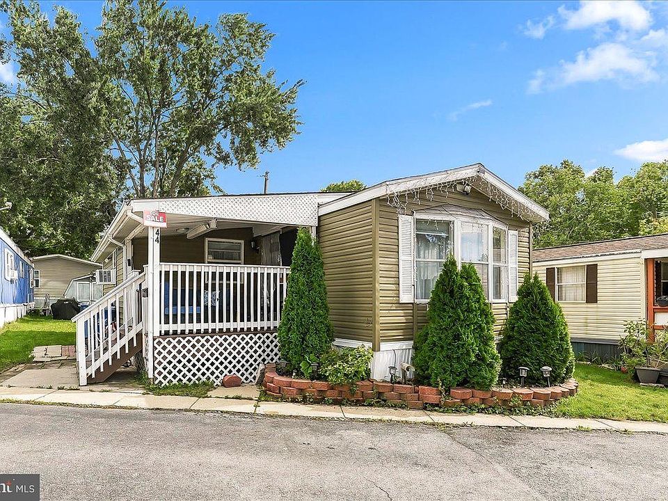 1st image of 44 Iowa Rd #A111