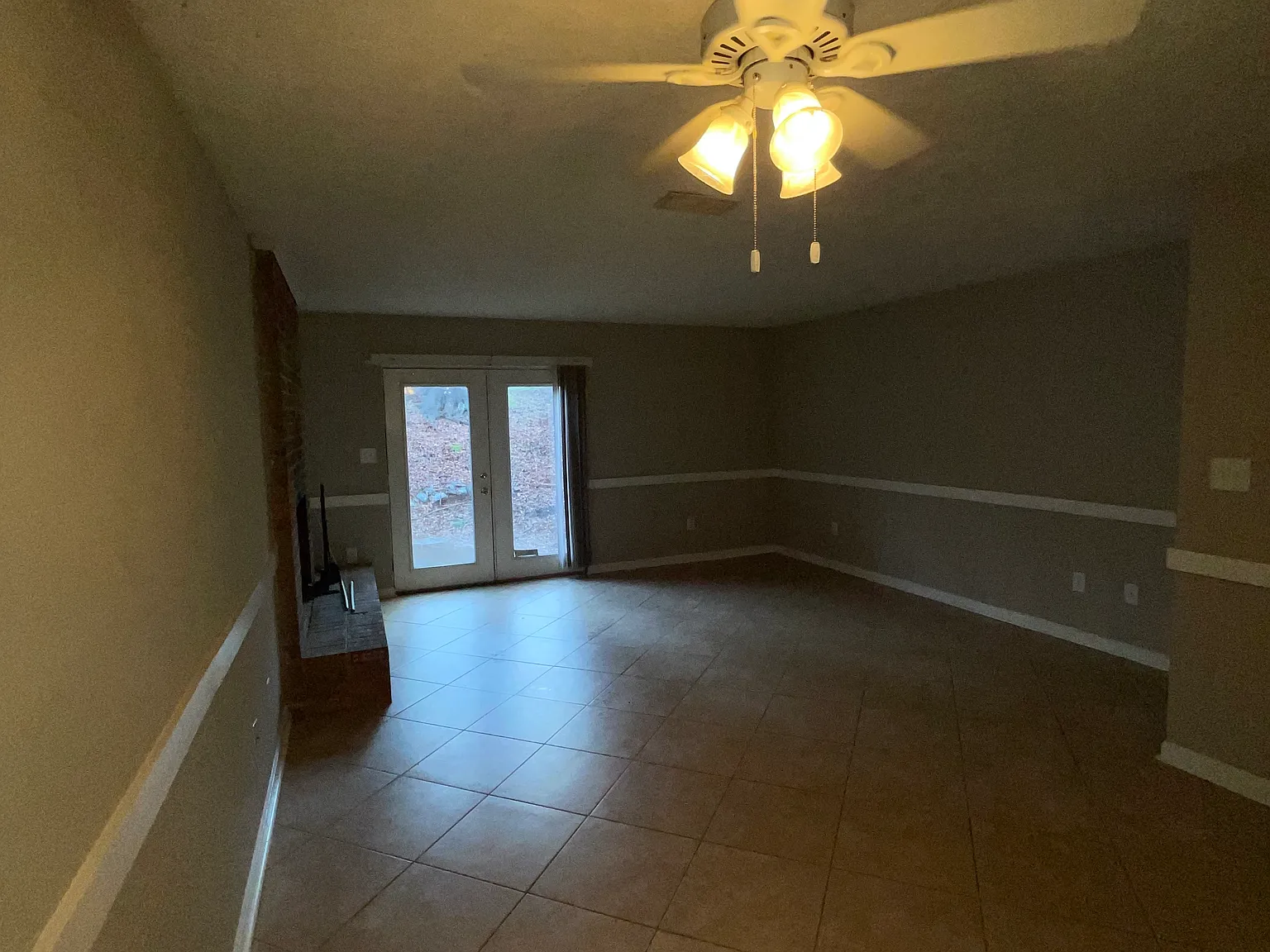 2 bed, 1.5 bath, 2376 sqft, $1,300 — Photo 2