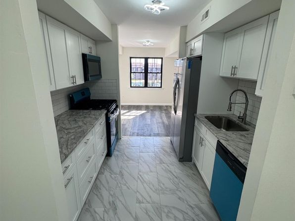 89 Golden Sq #B, Woodbridge, NJ 07095