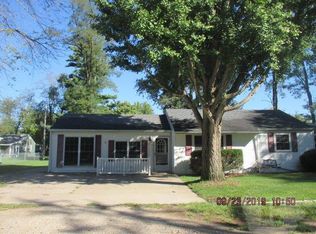 734 Parkway Dr, Burlington, IA 52601