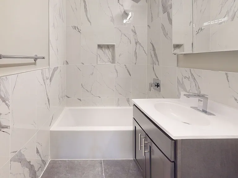 Wyndmoor Apartments — Photo 14