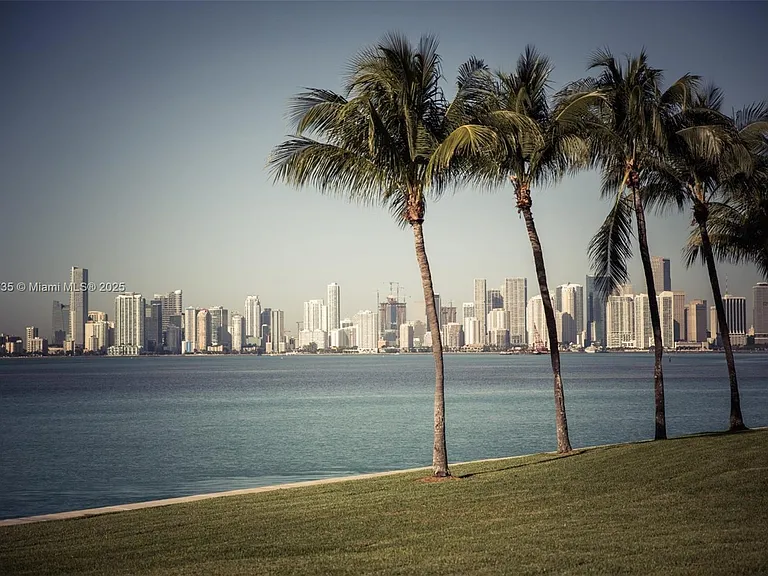 19237 Fisher Island Dr #19237 — Photo 17