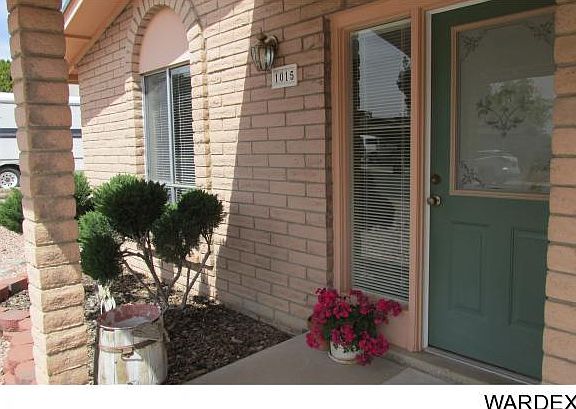 4th image of 1015 Crestwood Dr
