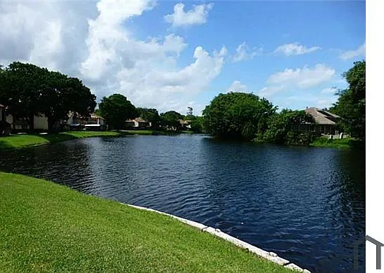 3 bed, 1410 sqft, $2,800 — Photo 2