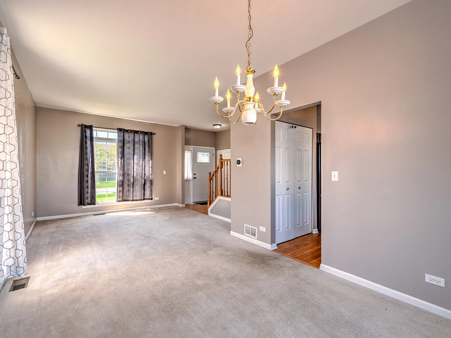 3 bed, 3.5 bath, 2500 sqft, $2,995 — Photo 3