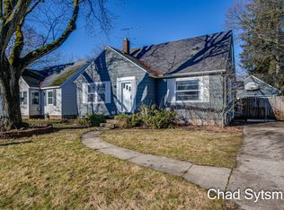 1651 Chamberlain Ave SE, Grand Rapids, MI