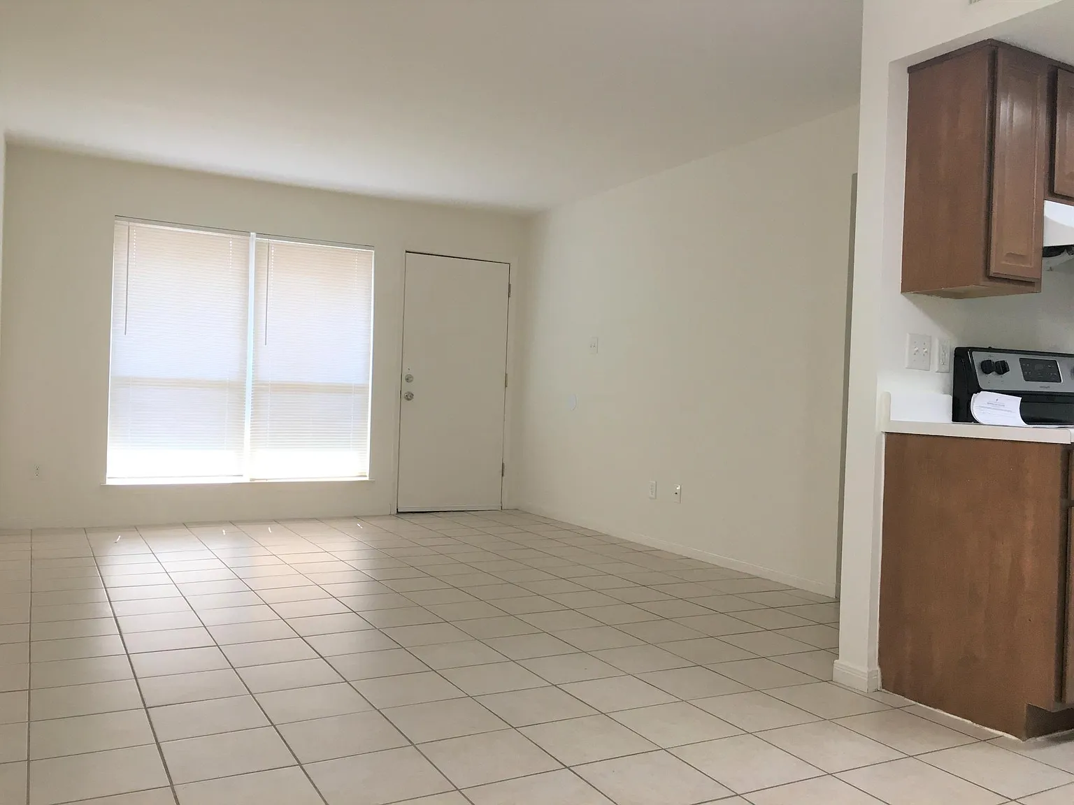 2 bed, 1000 sqft, $1,195 — Photo 3