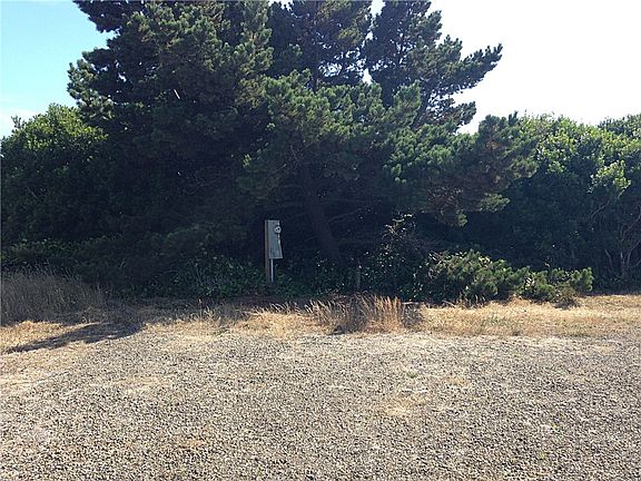 5th image of 114 Sand Dune Ave SW