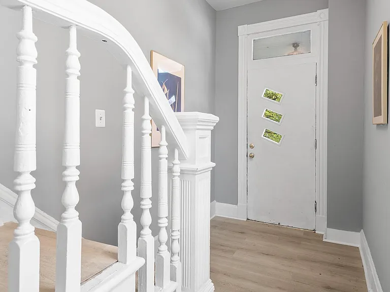 510 Dawson Ave — Photo 2