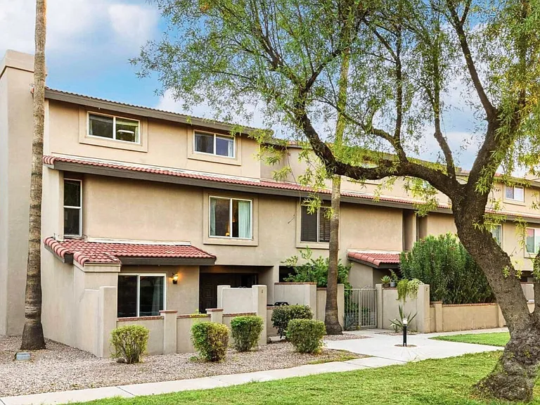 7921 E San Miguel Ave #1 — Photo 2