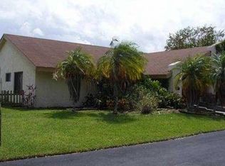 9550 SW 10th Ct, Plantation, FL 33324