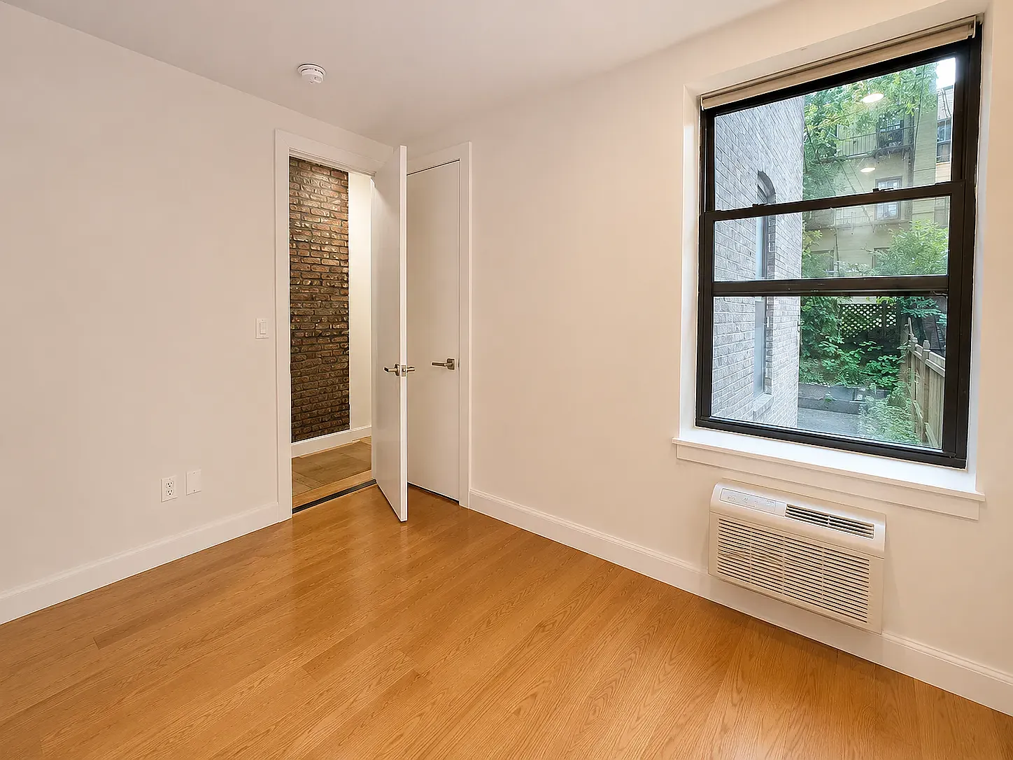 662 Park Place — Photo 3