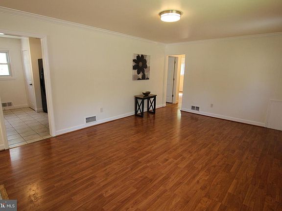 5th image of 3945 Fairview Dr