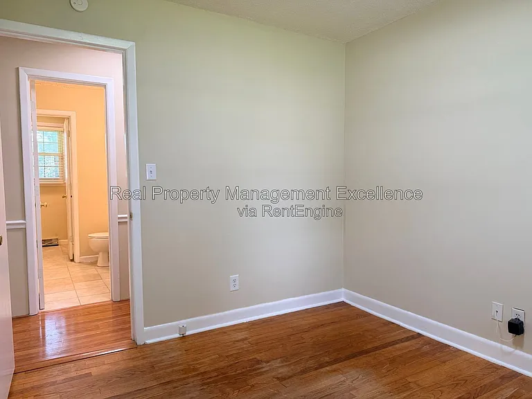 415 W 2nd St — Photo 19