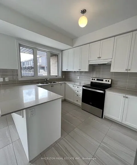 17 Haydock Way — Photo 2