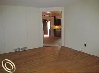 5th image of 32456 Barkley St