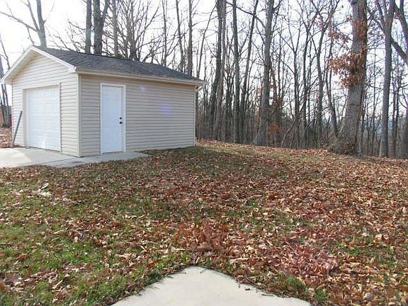 4th image of 111 Skyline Dr