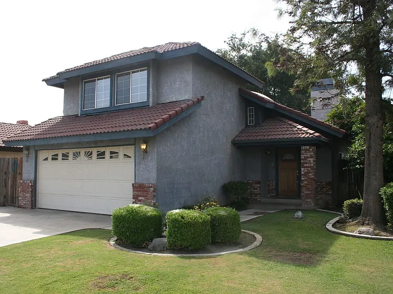 4615 Gardenwood Ln — Photo 2