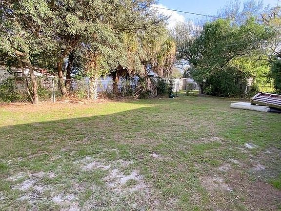 3rd image of 1422 Longwood Loop