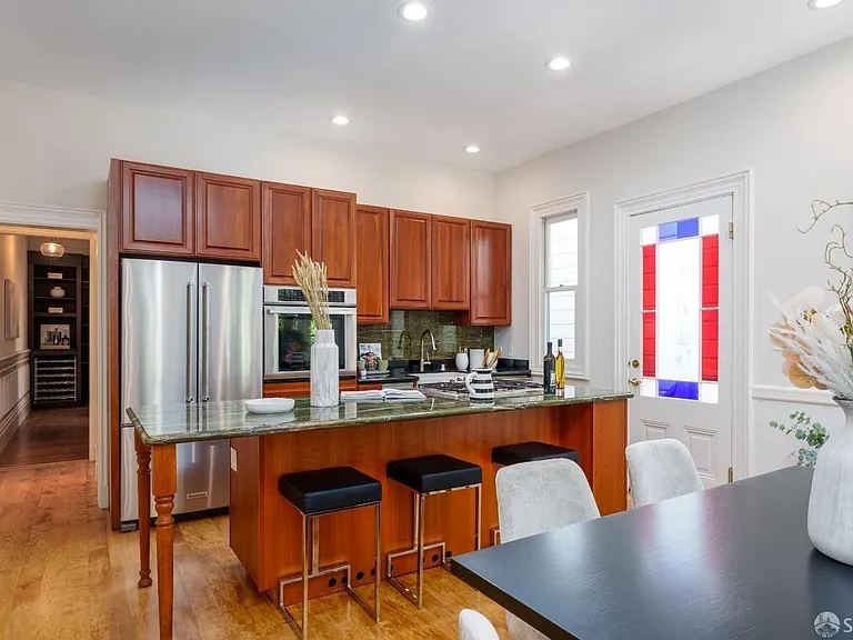 135 Scott St — Photo 11