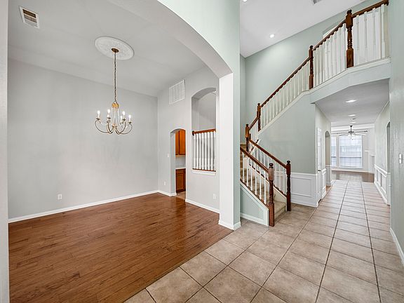 2nd image of 214 Vernon Dr